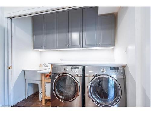 607 Edgewater Crescent, Burlington, ON - Indoor Photo Showing Laundry Room