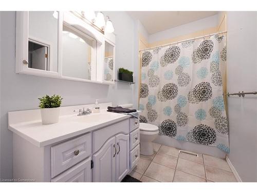 5768 Summer Street, Niagara Falls, ON - Indoor Photo Showing Bathroom