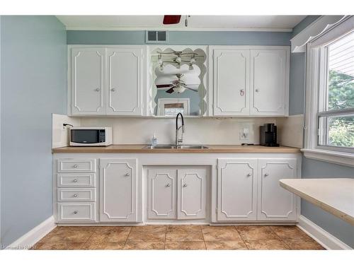 72 Mountain Park Avenue, Hamilton, ON - Indoor Photo Showing Kitchen With Double Sink