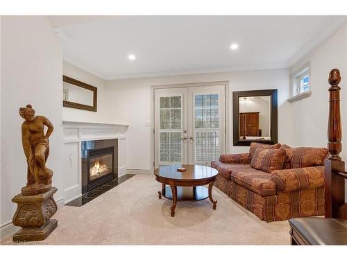 545 Mississauga Street, Niagara-On-The-Lake, ON - Indoor Photo Showing Living Room With Fireplace