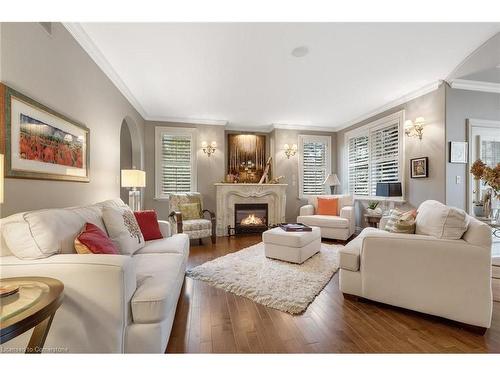 545 Mississauga Street, Niagara-On-The-Lake, ON - Indoor Photo Showing Living Room With Fireplace