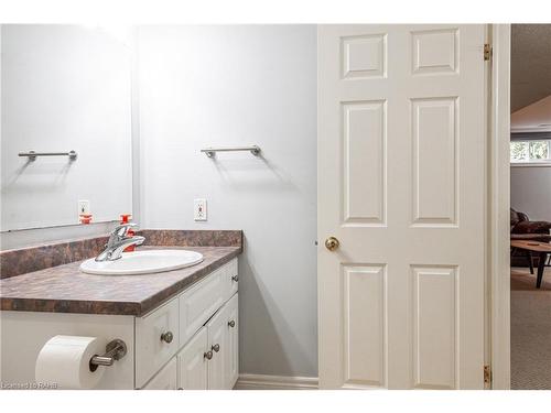 66 Abraham Drive, Stratford, ON - Indoor Photo Showing Bathroom