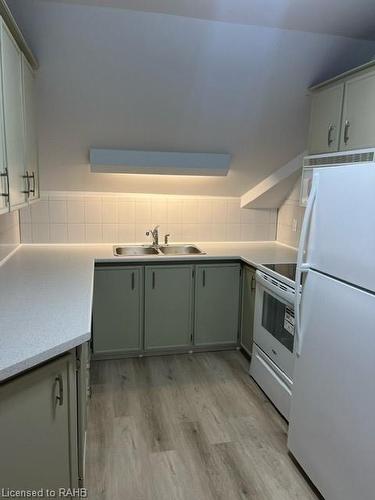 4-2 Undermount Avenue, Hamilton, ON - Indoor Photo Showing Kitchen With Double Sink