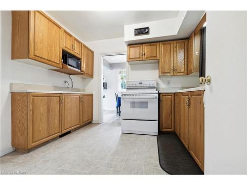 225 Helena Avenue, Winona, ON - Indoor Photo Showing Kitchen