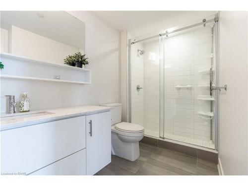 512-340 Plains Road E, Burlington, ON - Indoor Photo Showing Bathroom