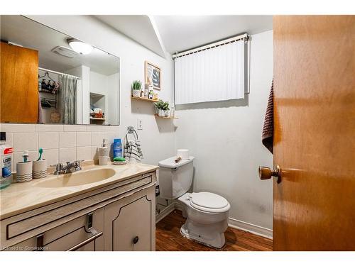 5934 North Street, Niagara Falls, ON - Indoor Photo Showing Bathroom