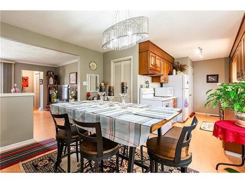 5934 North Street, Niagara Falls, ON - Indoor Photo Showing Dining Room