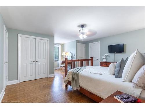 4173 Corrine Court, Burlington, ON - Indoor Photo Showing Bedroom