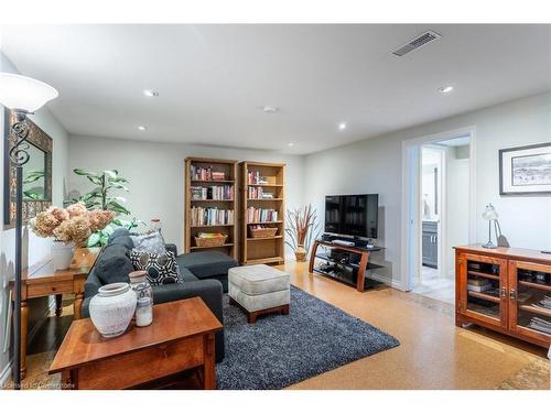 4173 Corrine Court, Burlington, ON - Indoor Photo Showing Living Room