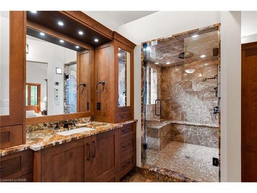 1194 Stirling Drive, Oakville, ON - Indoor Photo Showing Bathroom