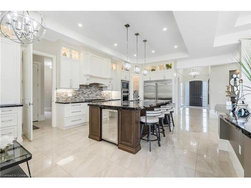 47 Tews Lane, Dundas, ON - Indoor Photo Showing Kitchen With Upgraded Kitchen