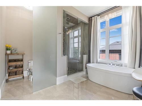 47 Tews Lane, Dundas, ON - Indoor Photo Showing Bathroom