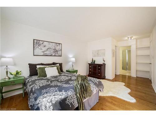 56-3050 Pinemeadow Drive, Burlington, ON - Indoor Photo Showing Bedroom