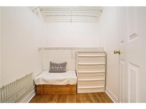 56-3050 Pinemeadow Drive, Burlington, ON - Indoor Photo Showing Bedroom