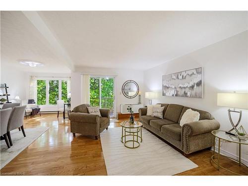 56-3050 Pinemeadow Drive, Burlington, ON - Indoor Photo Showing Living Room