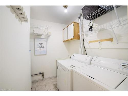 56-3050 Pinemeadow Drive, Burlington, ON - Indoor Photo Showing Laundry Room