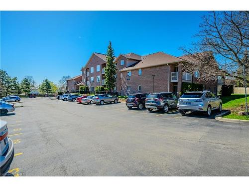 56-3050 Pinemeadow Drive, Burlington, ON - Outdoor