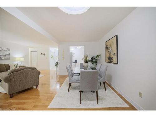 56-3050 Pinemeadow Drive, Burlington, ON - Indoor Photo Showing Dining Room