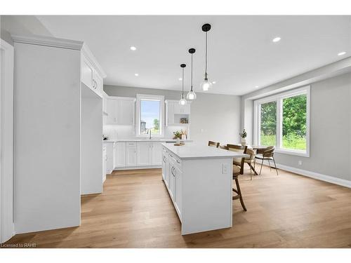 175 Pike Creek Drive, Cayuga, ON - Indoor Photo Showing Kitchen