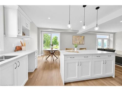 175 Pike Creek Drive, Cayuga, ON - Indoor Photo Showing Kitchen