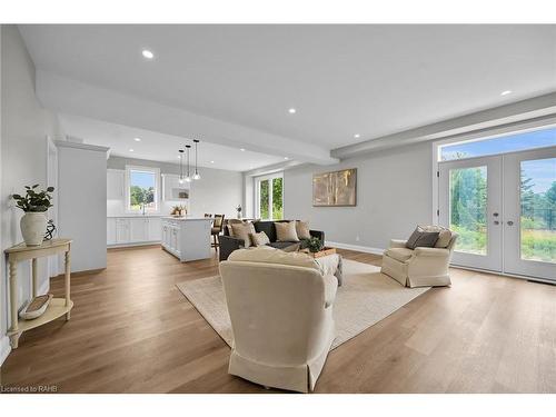 175 Pike Creek Drive, Cayuga, ON - Indoor Photo Showing Living Room