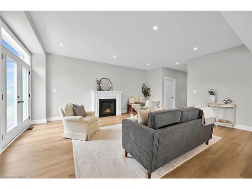 175 Pike Creek Drive, Cayuga, ON - Indoor Photo Showing Living Room With Fireplace