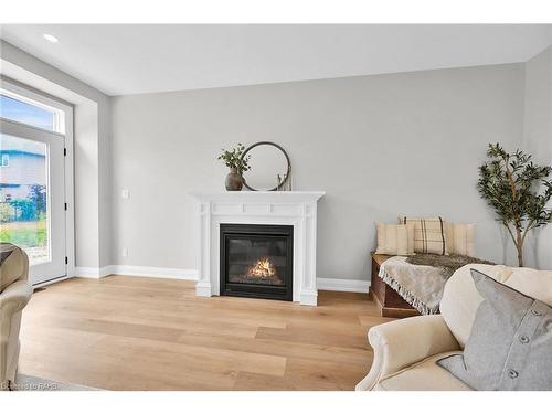 175 Pike Creek Drive, Cayuga, ON - Indoor Photo Showing Living Room With Fireplace