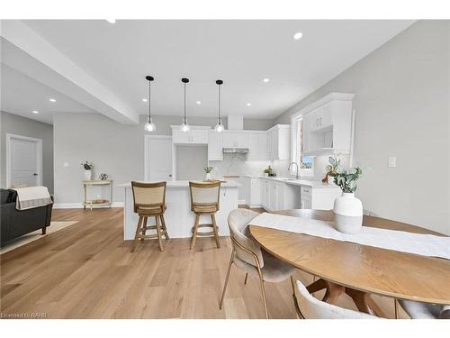 175 Pike Creek Drive, Cayuga, ON - Indoor Photo Showing Dining Room