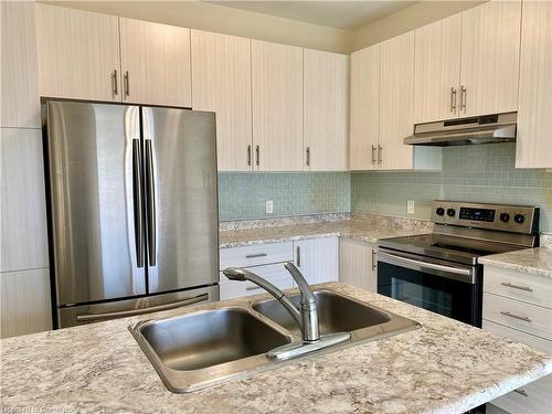 36 Bethune Ave Avenue, Hamilton, ON - Indoor Photo Showing Kitchen With Double Sink With Upgraded Kitchen