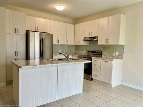 36 Bethune Ave Avenue, Hamilton, ON - Indoor Photo Showing Kitchen