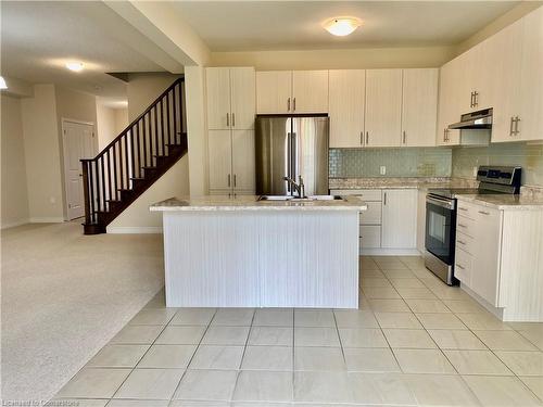 36 Bethune Ave Avenue, Hamilton, ON - Indoor Photo Showing Kitchen