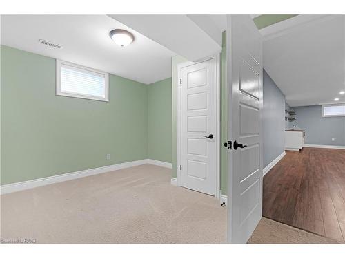 140 Creekside Drive, Welland, ON - Indoor Photo Showing Other Room