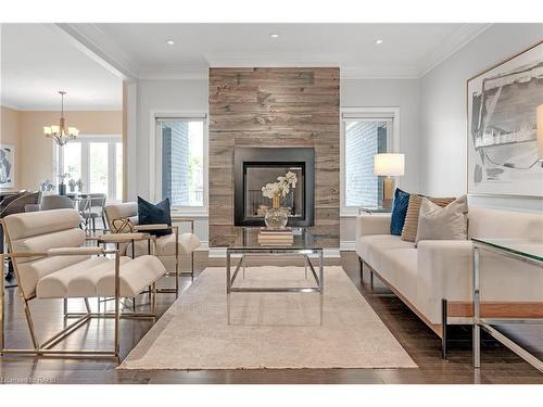 140 Creekside Drive, Welland, ON - Indoor Photo Showing Living Room With Fireplace