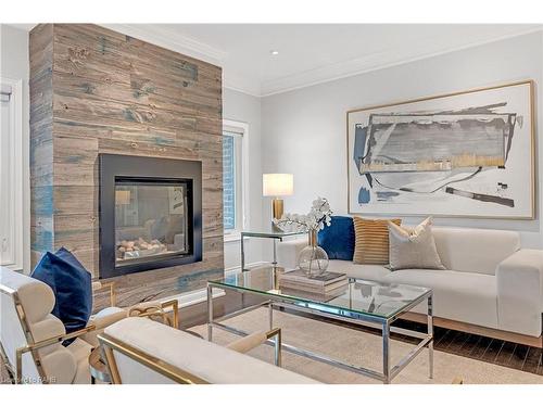 140 Creekside Drive, Welland, ON - Indoor Photo Showing Living Room With Fireplace