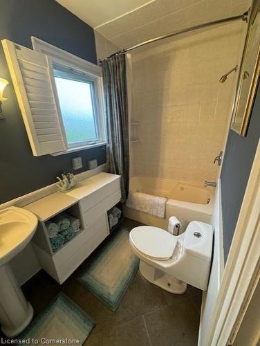 5331 Greenlane Road, Beamsville, ON - Indoor Photo Showing Bathroom