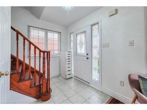 5147 Ravine Crescent, Burlington, ON - Indoor Photo Showing Other Room