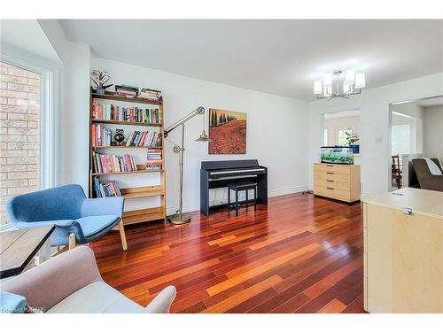 5147 Ravine Crescent, Burlington, ON - Indoor Photo Showing Other Room