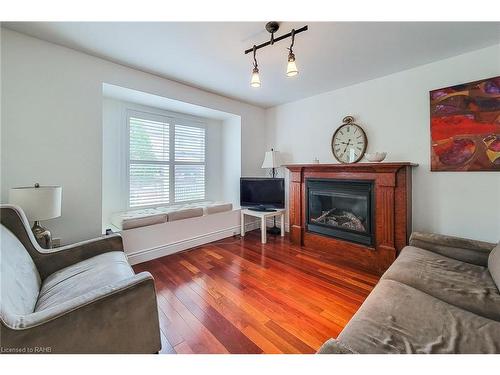 5147 Ravine Crescent, Burlington, ON - Indoor Photo Showing Living Room With Fireplace