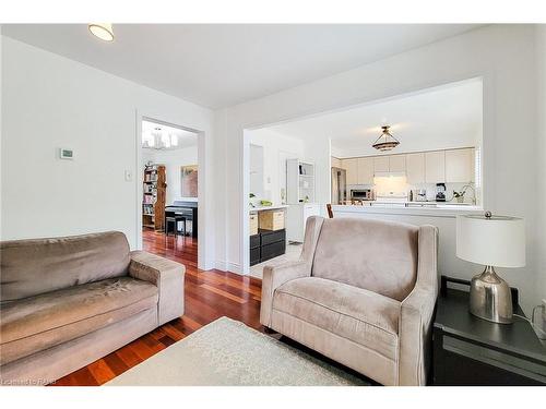 5147 Ravine Crescent, Burlington, ON - Indoor Photo Showing Living Room