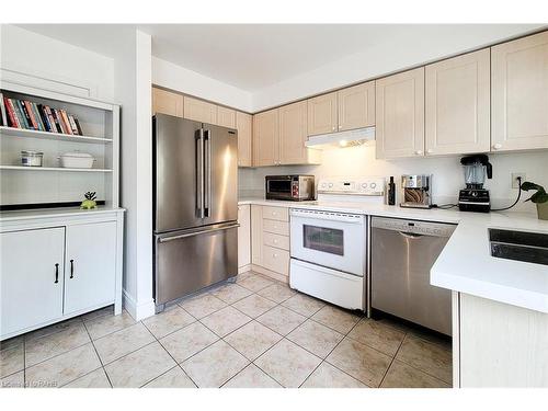 5147 Ravine Crescent, Burlington, ON - Indoor Photo Showing Kitchen