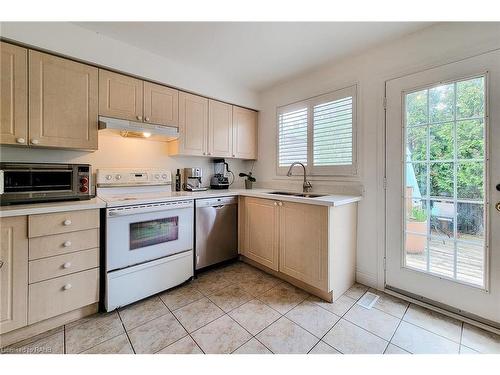 5147 Ravine Crescent, Burlington, ON - Indoor Photo Showing Kitchen With Double Sink