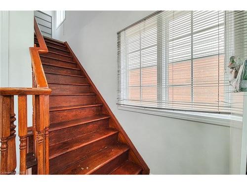 5147 Ravine Crescent, Burlington, ON - Indoor Photo Showing Other Room