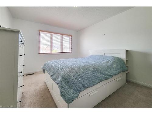 5147 Ravine Crescent, Burlington, ON - Indoor Photo Showing Bedroom