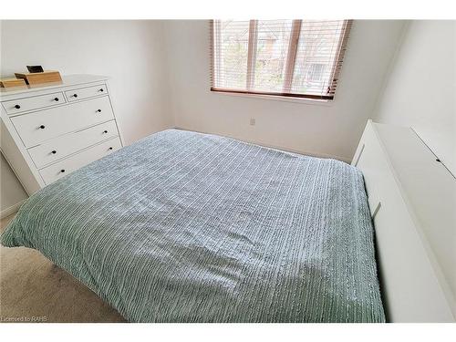 5147 Ravine Crescent, Burlington, ON - Indoor Photo Showing Bedroom