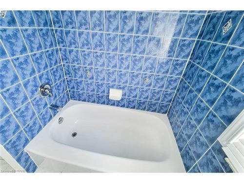 5147 Ravine Crescent, Burlington, ON - Indoor Photo Showing Bathroom