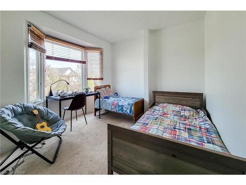 5147 Ravine Crescent, Burlington, ON - Indoor Photo Showing Bedroom