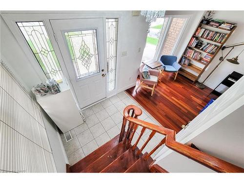 5147 Ravine Crescent, Burlington, ON - Indoor Photo Showing Other Room