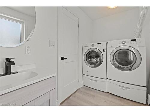 21 Canby Street, Allanburg, ON - Indoor Photo Showing Laundry Room