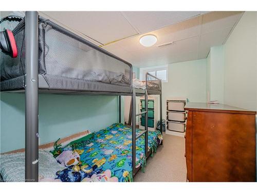 153 East 18Th Street, Hamilton, ON - Indoor Photo Showing Bedroom