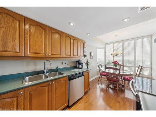 1601-26 Hanover Road, Bramalea, ON - Indoor Photo Showing Kitchen With Double Sink